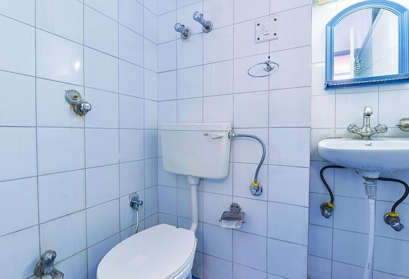 ホテル Fabexpress Anuja