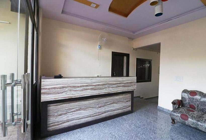 酒店 Oyo Grand Sudershan Hs