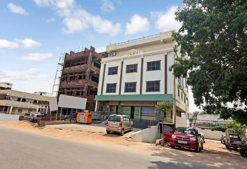 Отель Oyo Home 37838 Bahavni Residency