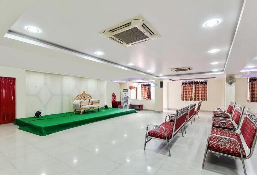 Отель Oyo Home 37838 Bahavni Residency