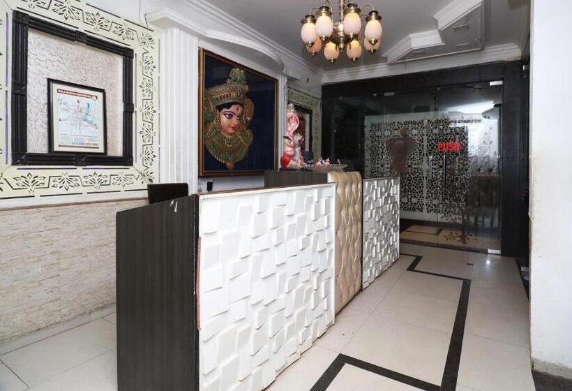 هتل Oyo Shanti Uday