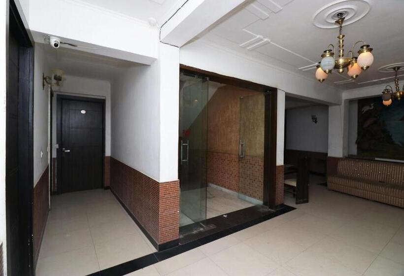 هتل Oyo Shanti Uday