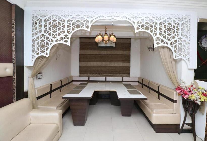 هتل Oyo Shanti Uday