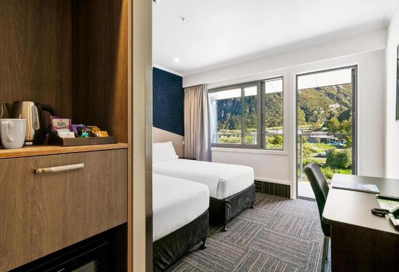 Mt Cook Lodge And Motels