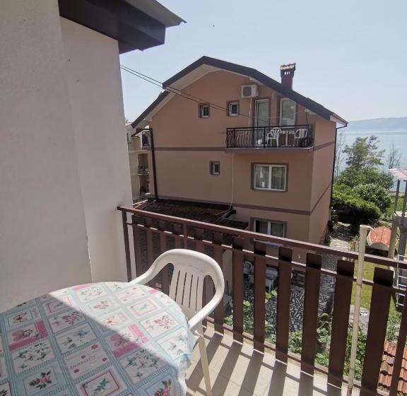 پانسیون Guesthouse Zimovski