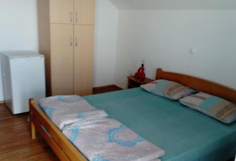 پانسیون Guesthouse Zimovski