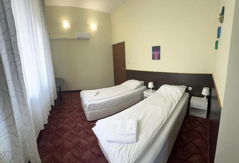 بنسيون Kremena Guest House