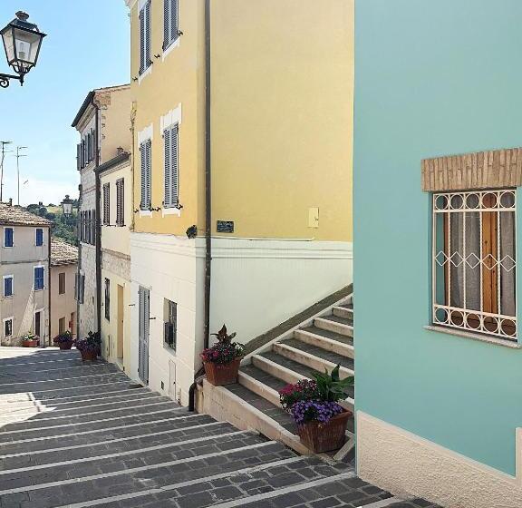 Пансион La Residenza Di Opera Arte