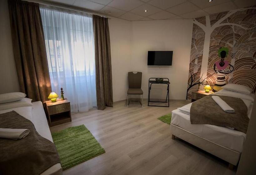 Пансион Mokka Apartman Szeged