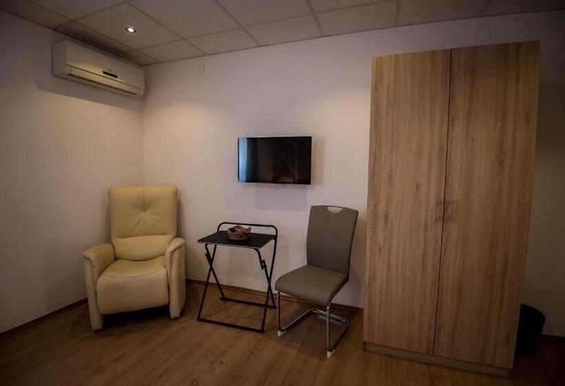 Пансион Mokka Apartman Szeged