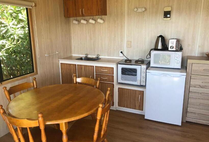 פנסיון Mount And Surf View Cabin