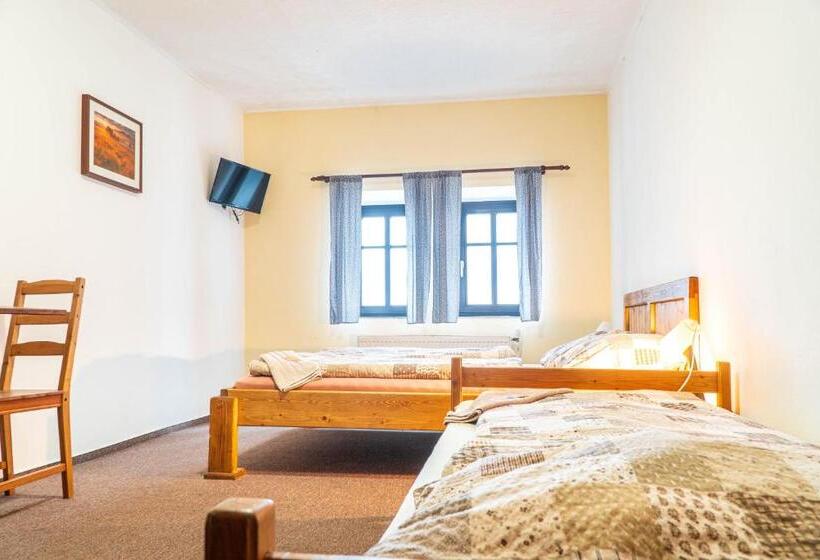 פנסיון Penzion Jedlová