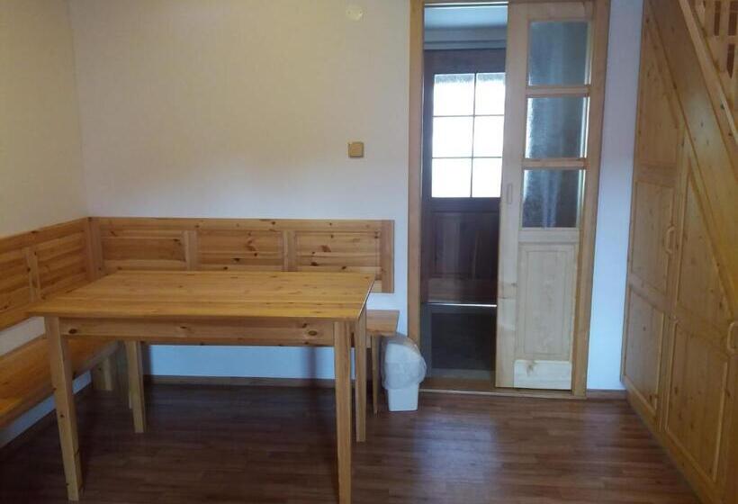 ペンション Penzion Ve Staré škole