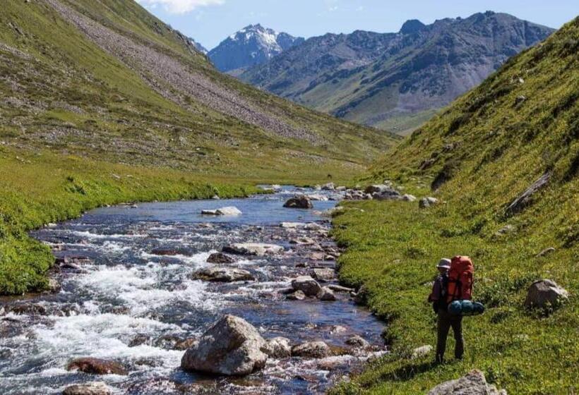 پانسیون Salamat Guest House