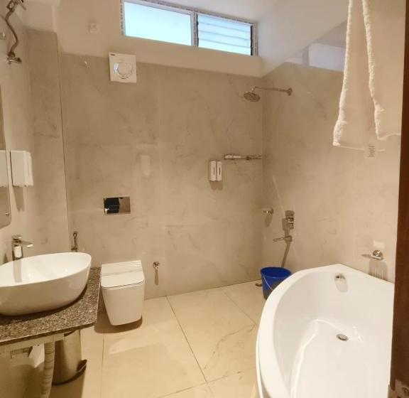 אתר נופש La Nicholas Lake View By Summit Hotels