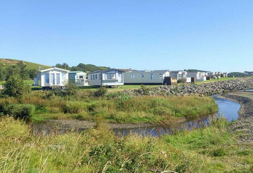 منتجع Ryan Bay Holiday Park