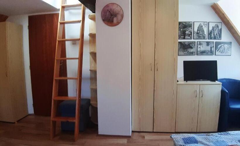 住宿加早餐  Chalupa U Studánky