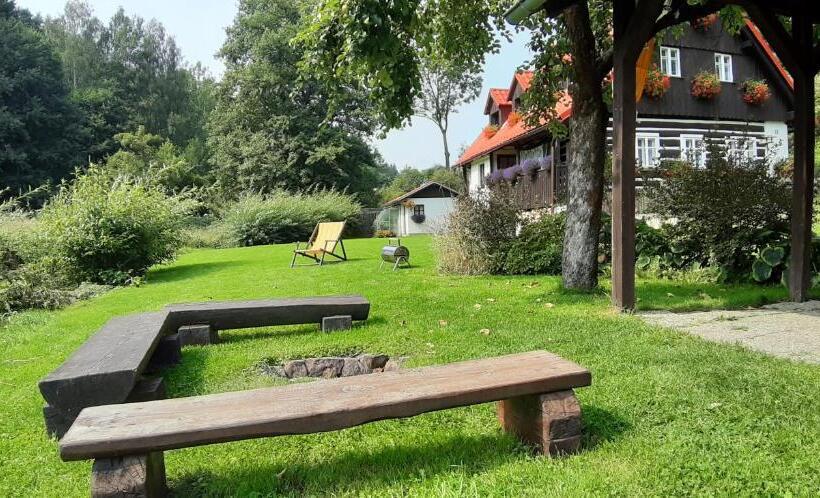 住宿加早餐  Chalupa U Studánky