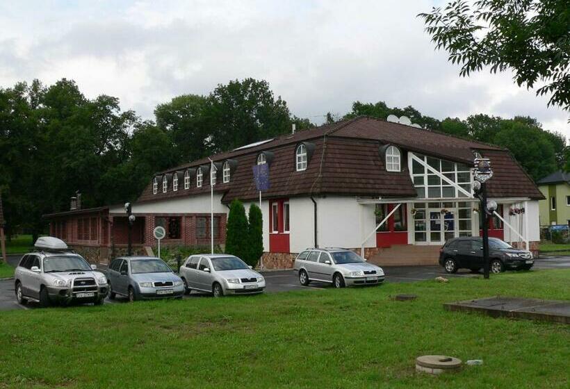 בית מלון כפרי Armales