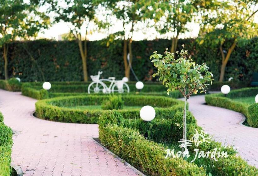 Отель Mon Jardin
