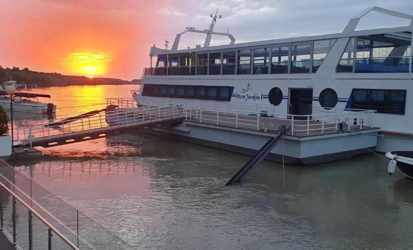 Отель Mon Jardin