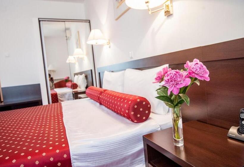 Отель Mon Jardin