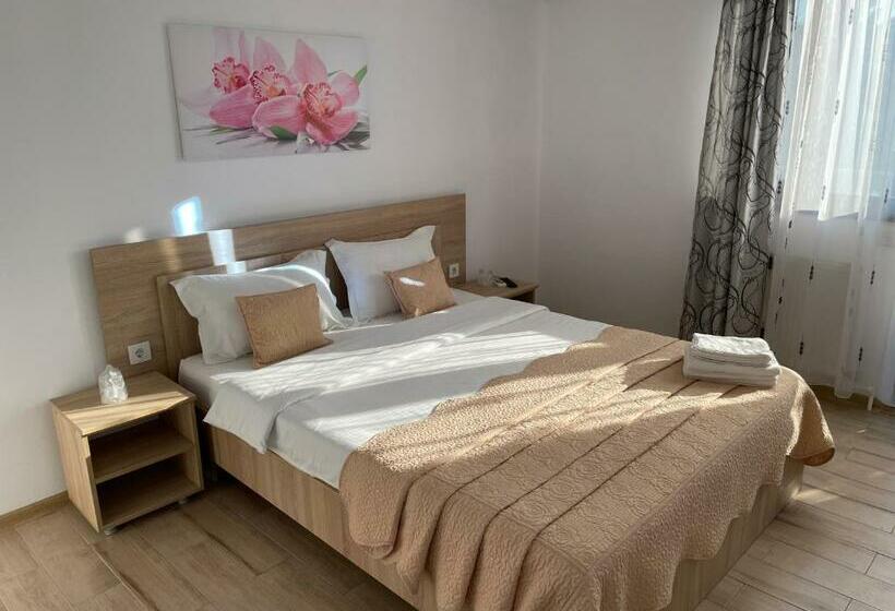 פנסיון Vila Lorena