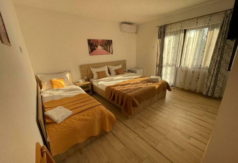 פנסיון Vila Lorena