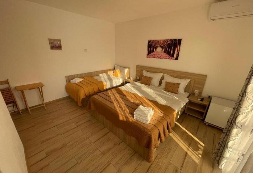 פנסיון Vila Lorena