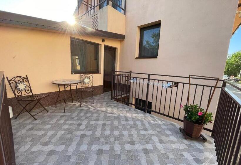 פנסיון Vila Lorena