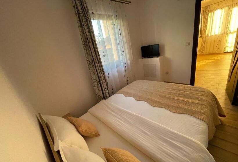 פנסיון Vila Lorena