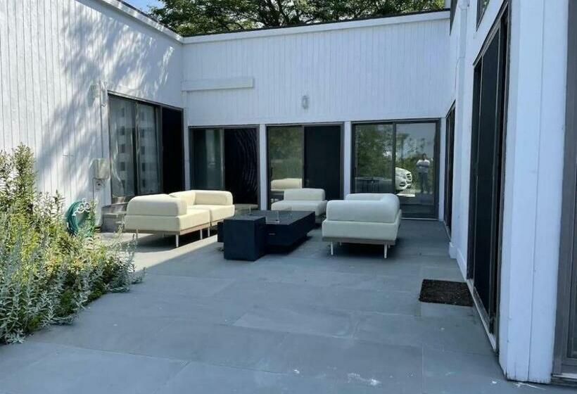 Townhouses & Captain S Quarters