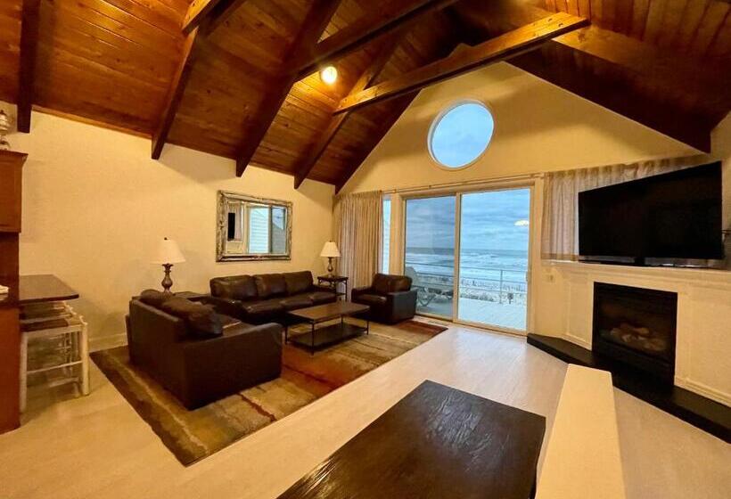 Townhouses & Captain S Quarters