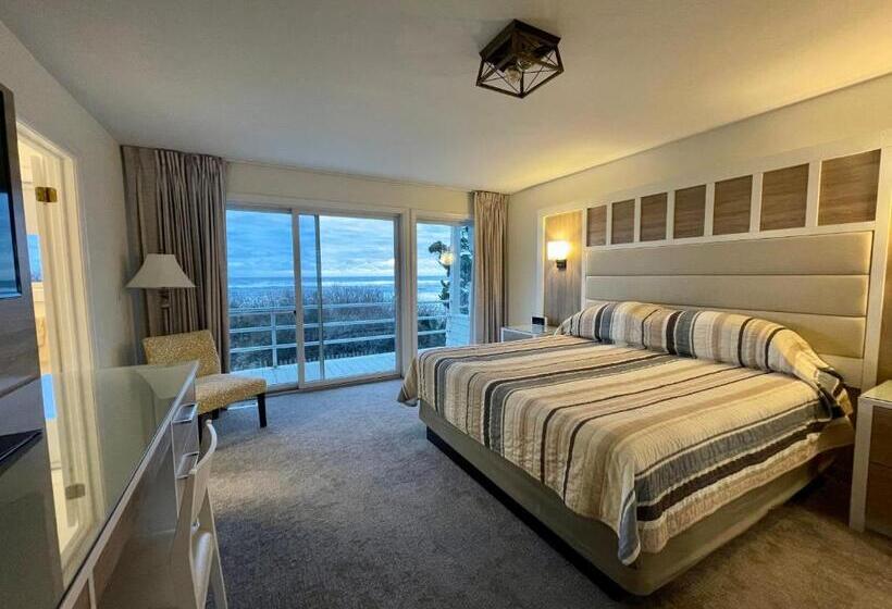 Townhouses & Captain S Quarters