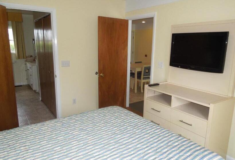 Townhouses & Captain S Quarters