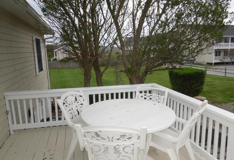 Townhouses & Captain S Quarters