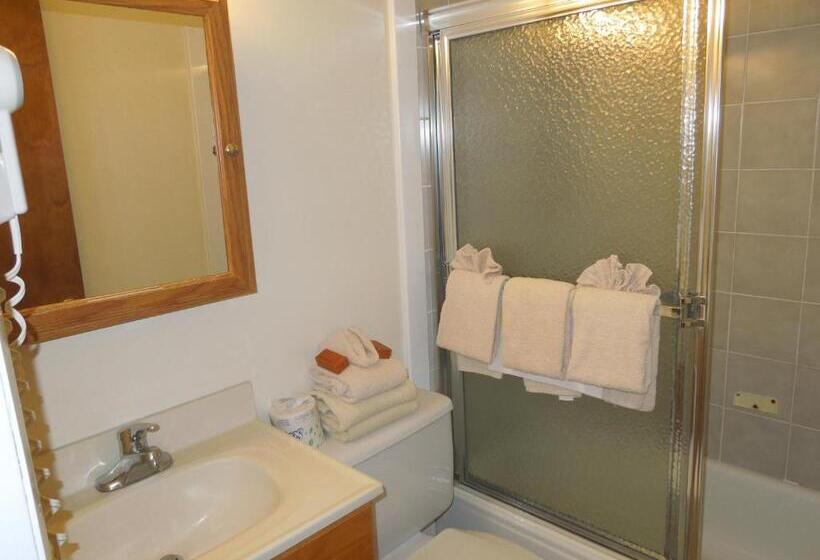 Townhouses & Captain S Quarters