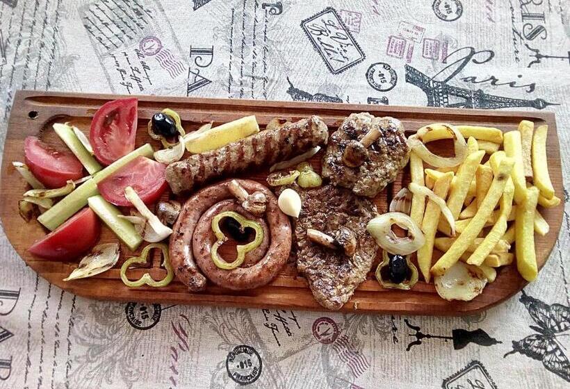 فندق семеен хотел бостън