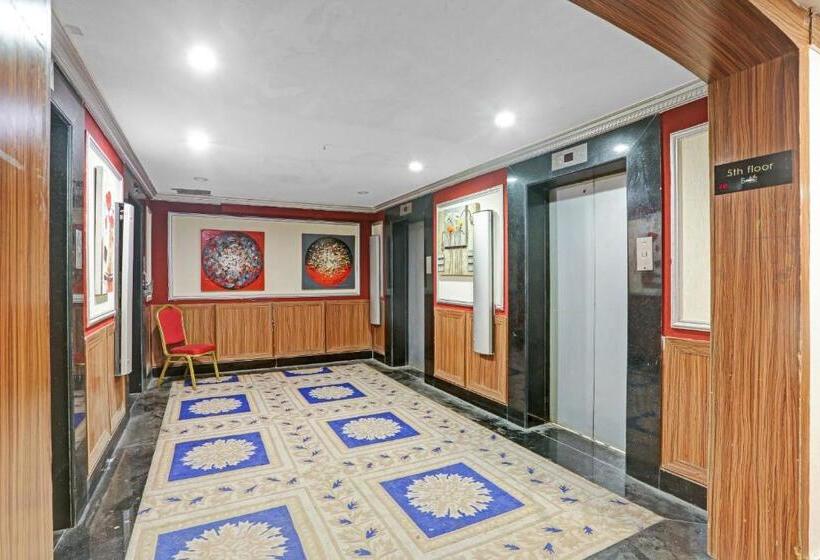 Townhouse Royal Palms Hotel   Daisy