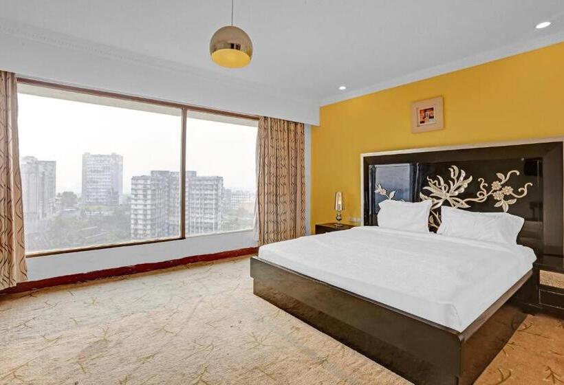 Townhouse Royal Palms Hotel   Daisy