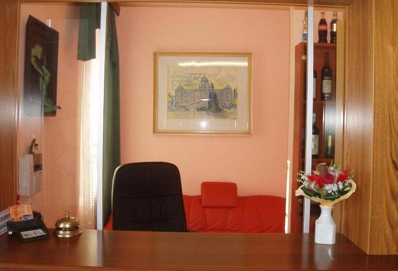 膳宿费 Penzion Axa