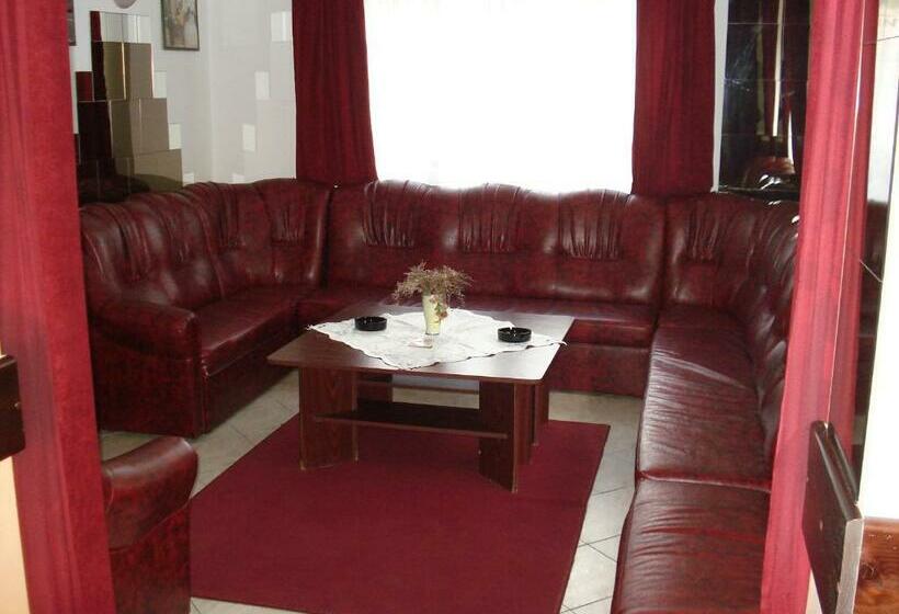 פנסיון Vila Intim