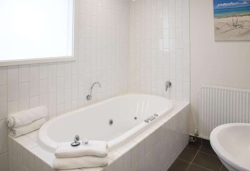 Plantation House At Whitecliffs Bed And Breakfast