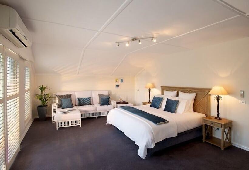 Plantation House At Whitecliffs Bed And Breakfast