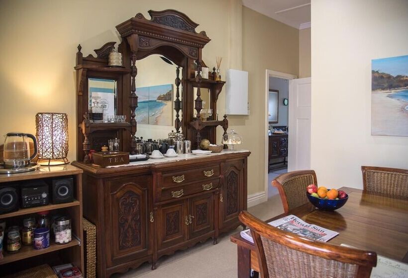 Plantation House At Whitecliffs Bed And Breakfast