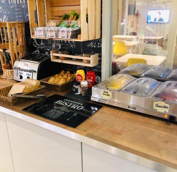 Отель Fasthôtel Clermont Ferrand Gerzat