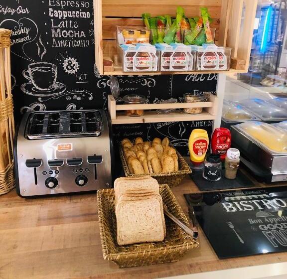 Отель Fasthôtel Clermont Ferrand Gerzat