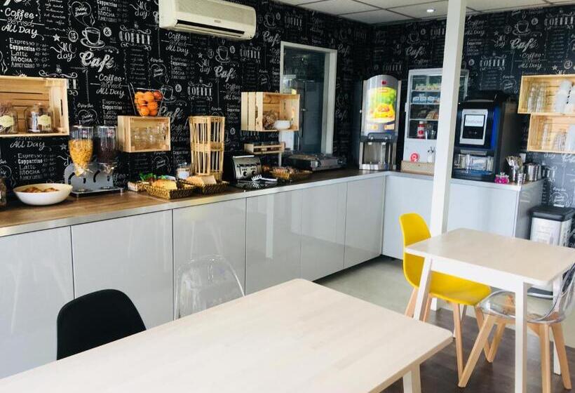 Отель Fasthôtel Clermont Ferrand Gerzat