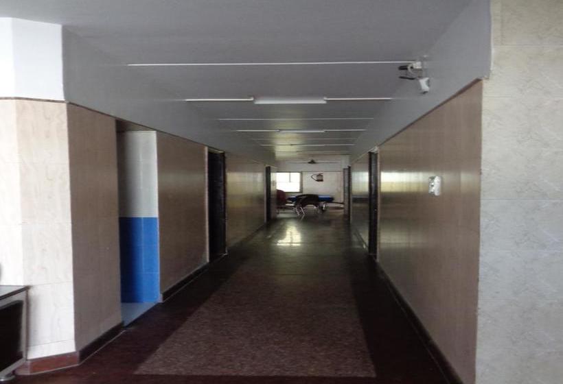 בית מלון כפרי Aananda  Haridwar