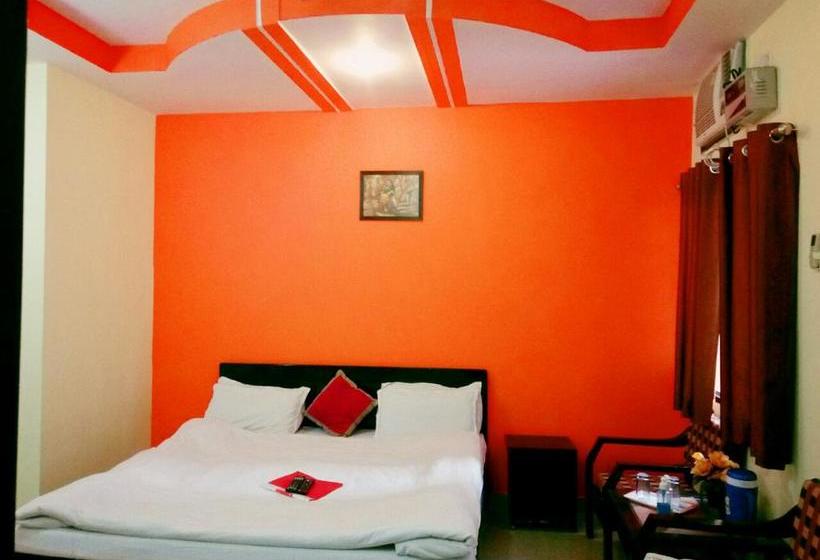 בית מלון כפרי Aananda  Haridwar